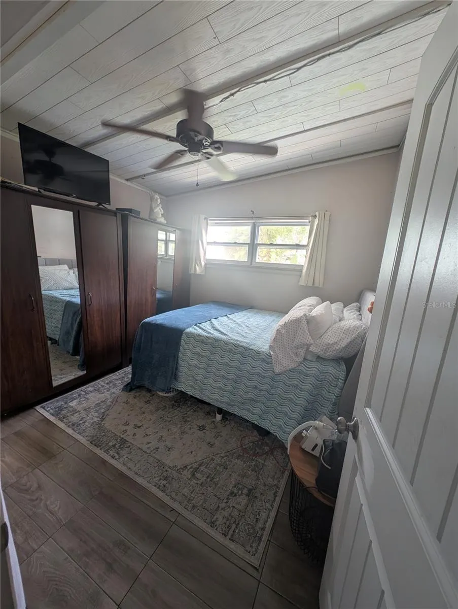 1529 W RIVER LANE Tampa, FL 33603