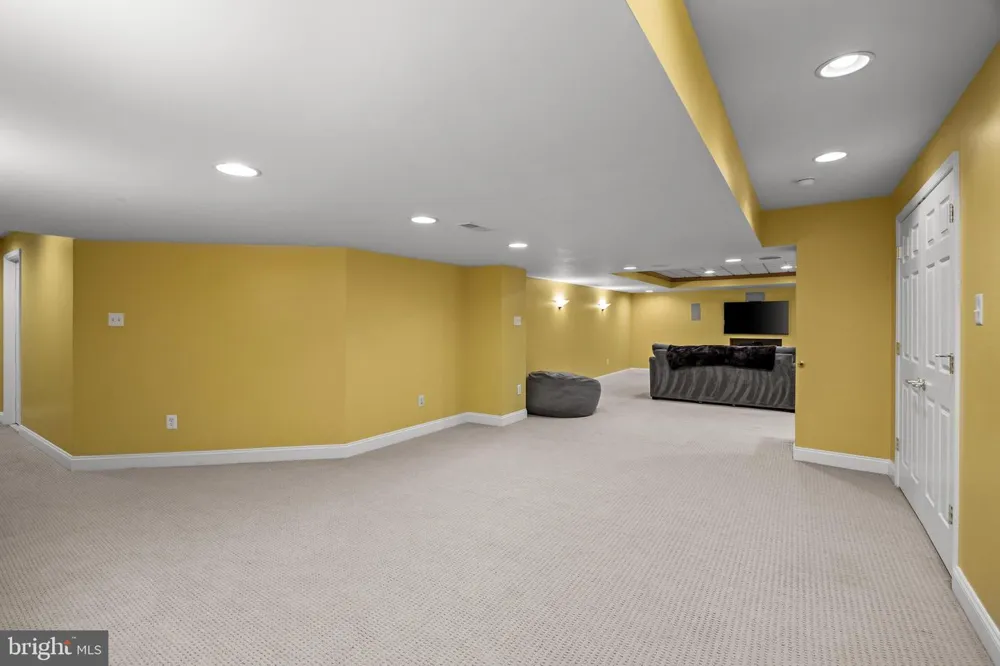 144 COUNTRY CLUB DRIVE Moorestown, NJ 08057