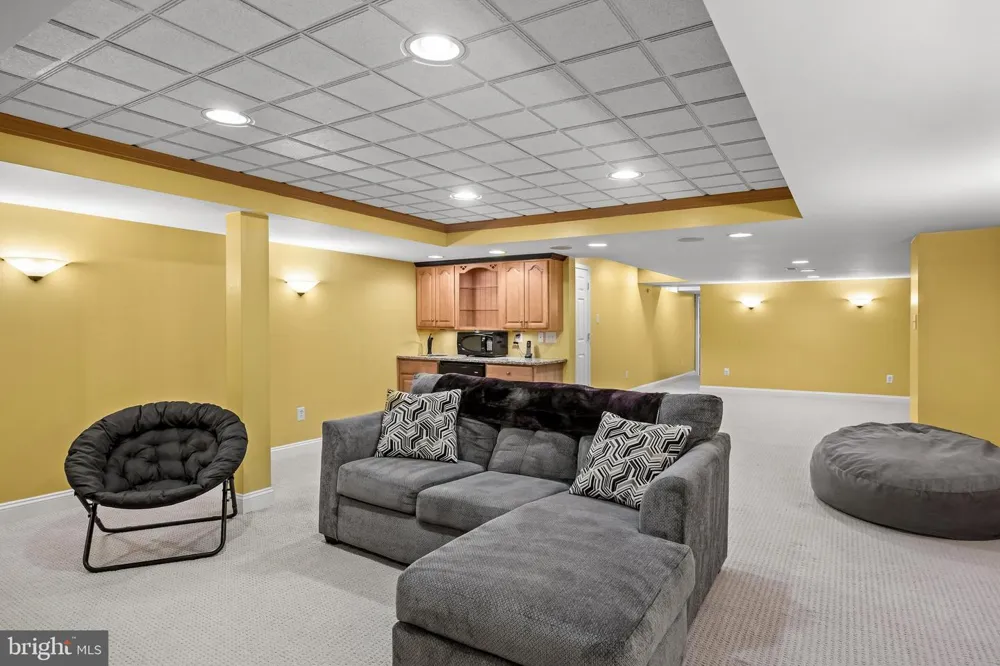 144 COUNTRY CLUB DRIVE Moorestown, NJ 08057