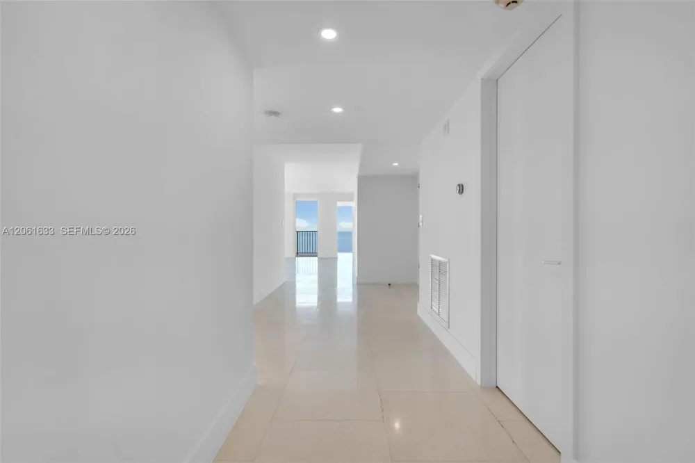 881 Ocean Dr #7H Key Biscayne, FL 33149