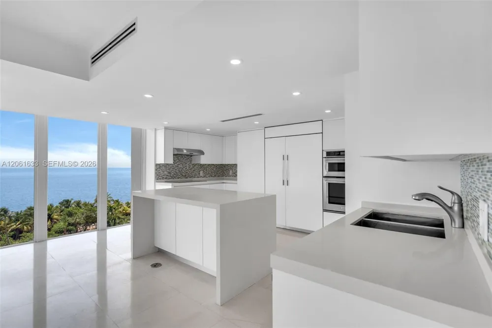 881 Ocean Dr #7H Key Biscayne, FL 33149