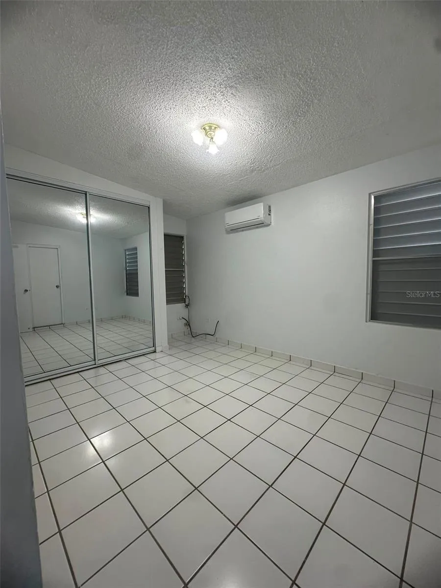 7 JARDINES DE COUNTRY CLUB DEV. #B-14 Carolina, PR 00983