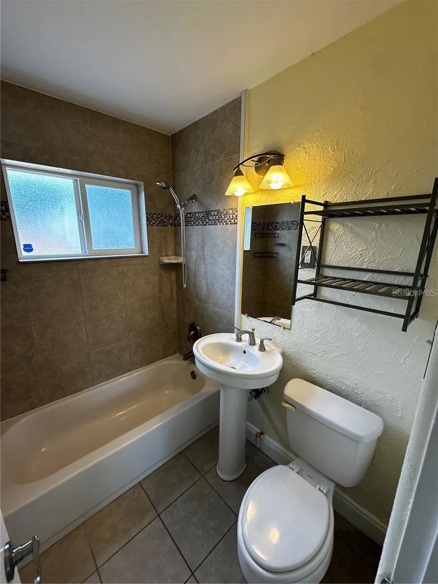 8933 NARCISSUS AVENUE Seminole, FL 33777