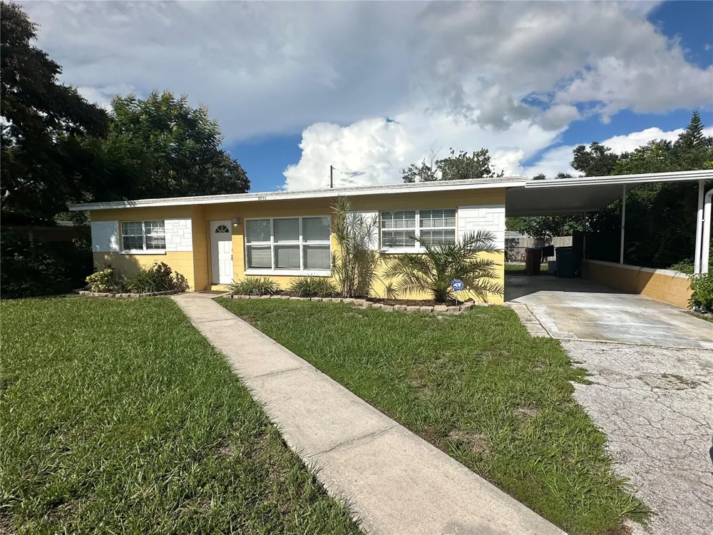 8933 NARCISSUS AVENUE Seminole, FL 33777