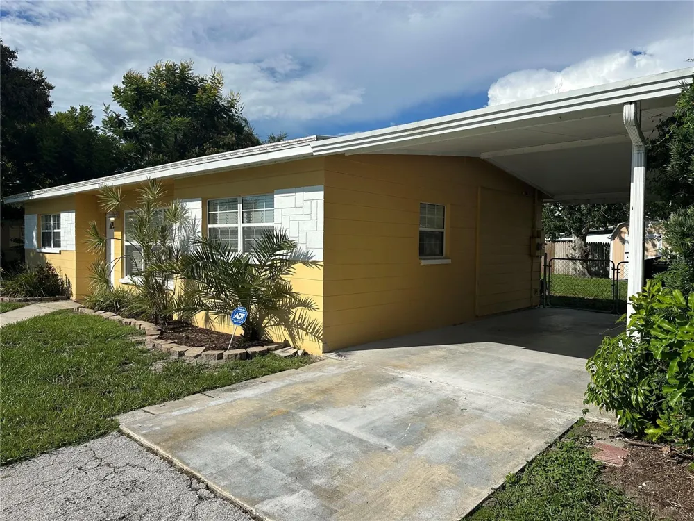 8933 NARCISSUS AVENUE Seminole, FL 33777