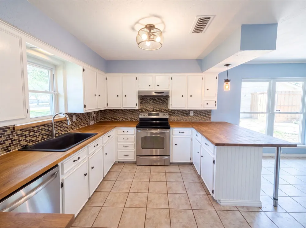 1115 Waterview Drive Richardson, TX 75080