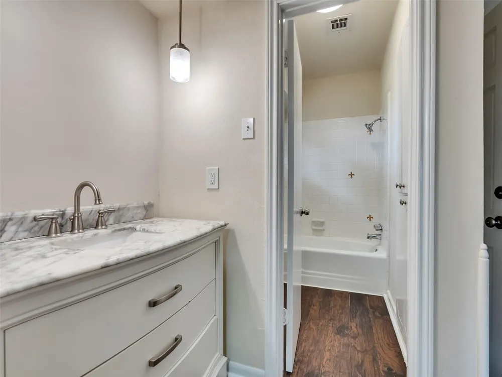 7814 Knob Hill Avenue Pasadena, TX 77505