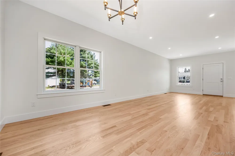 510 Bayport Avenue Bayport, NY 11705