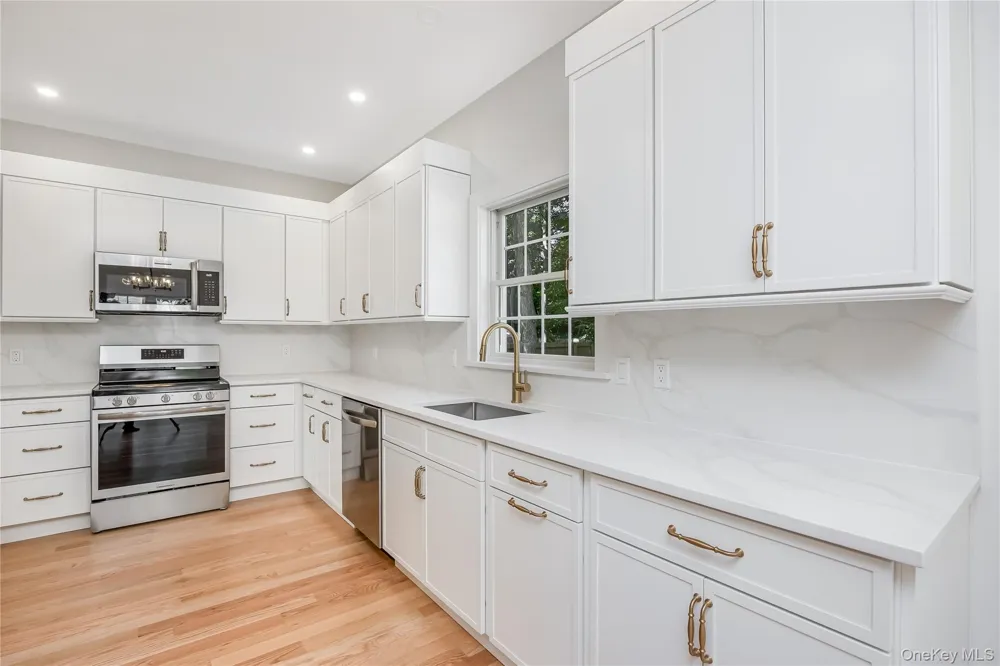 510 Bayport Avenue Bayport, NY 11705