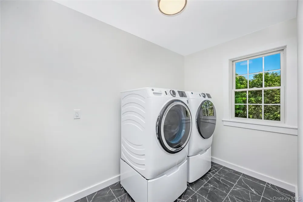 510 Bayport Avenue Bayport, NY 11705