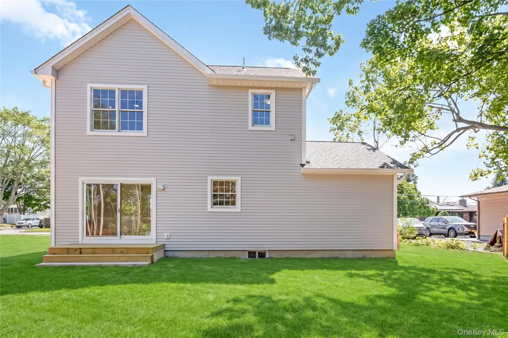 510 Bayport Avenue Bayport, NY 11705