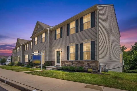 519 LOTHIAN WAY #180