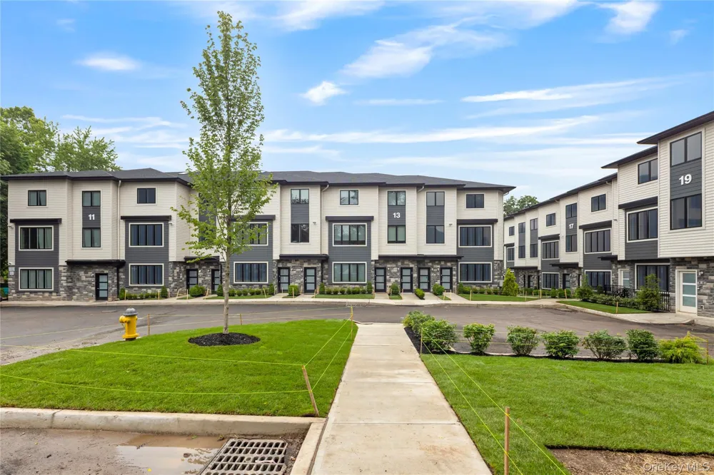 17 Lazer Court #202 Spring Valley, NY 10977