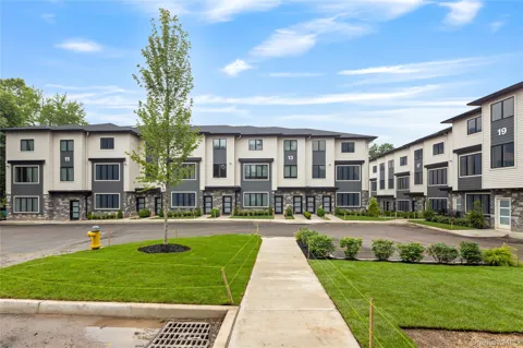 17 Lazer Court #202