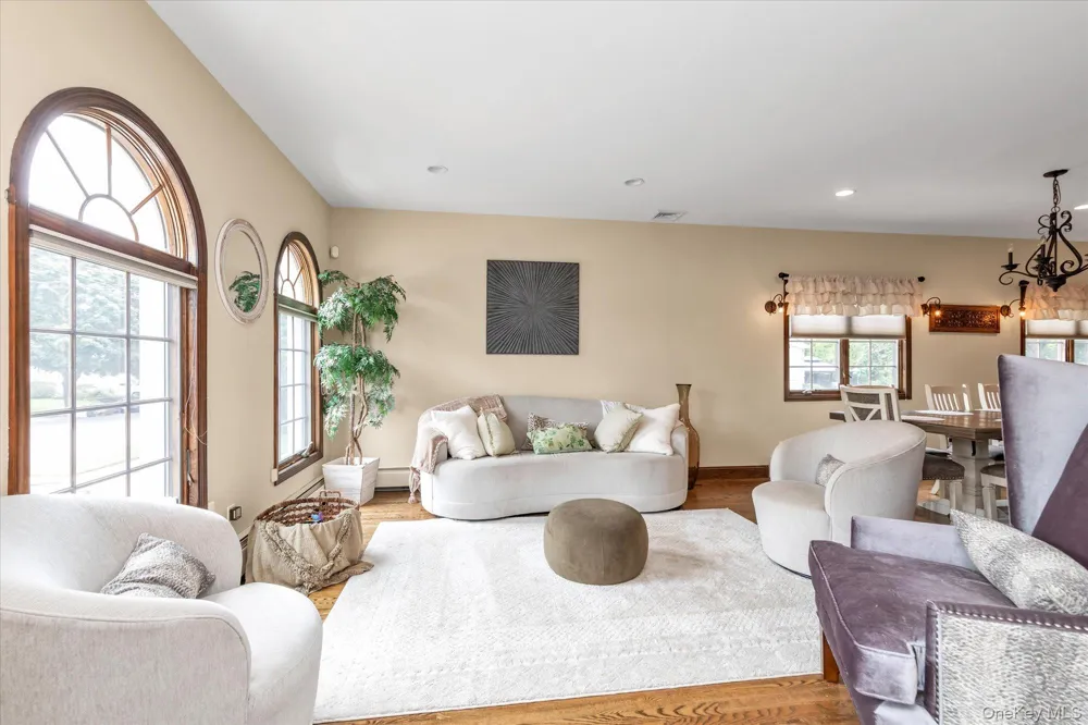 1789 Stuyvesant Avenue Merrick, NY 11566