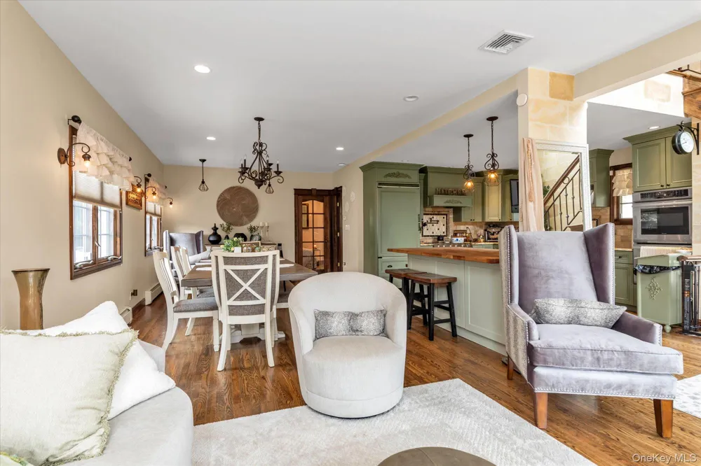 1789 Stuyvesant Avenue Merrick, NY 11566