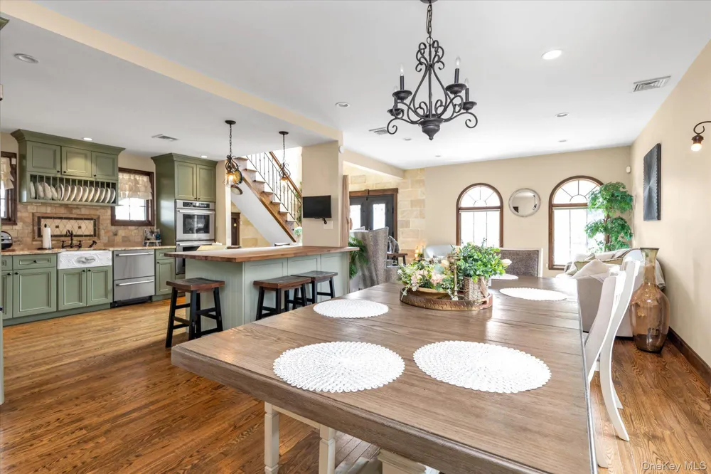 1789 Stuyvesant Avenue Merrick, NY 11566