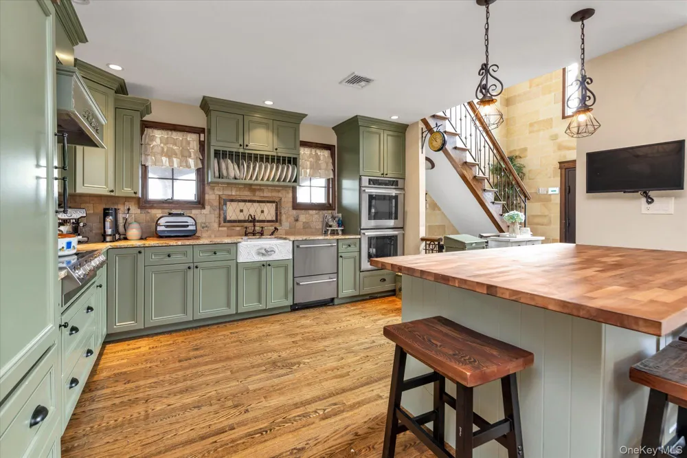 1789 Stuyvesant Avenue Merrick, NY 11566