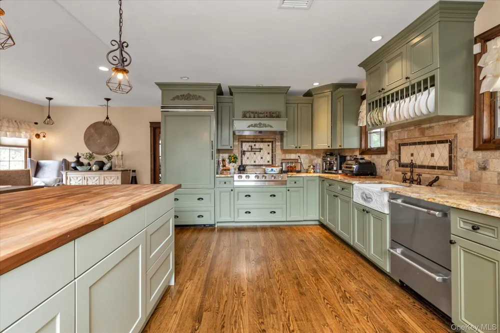 1789 Stuyvesant Avenue Merrick, NY 11566