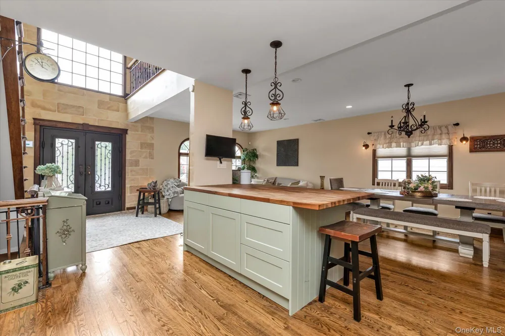 1789 Stuyvesant Avenue Merrick, NY 11566