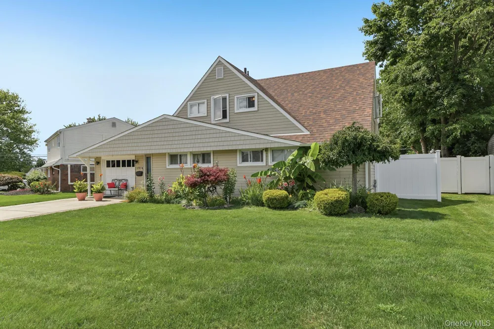 170 Tardy Lane S Wantagh, NY 11793