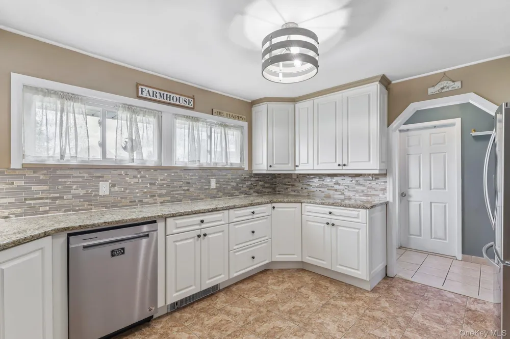 170 Tardy Lane S Wantagh, NY 11793