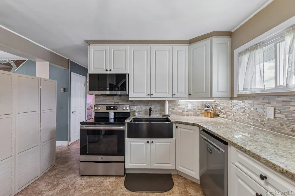 170 Tardy Lane S Wantagh, NY 11793
