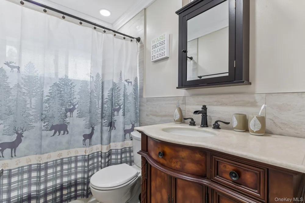 170 Tardy Lane S Wantagh, NY 11793