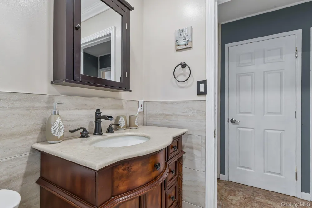 170 Tardy Lane S Wantagh, NY 11793