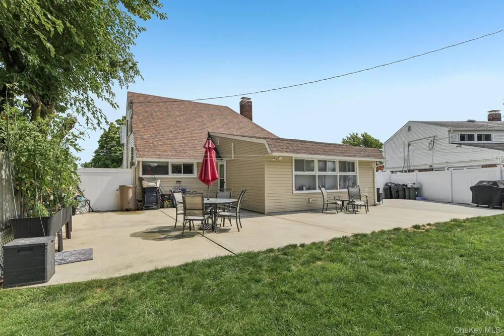 170 Tardy Lane S Wantagh, NY 11793
