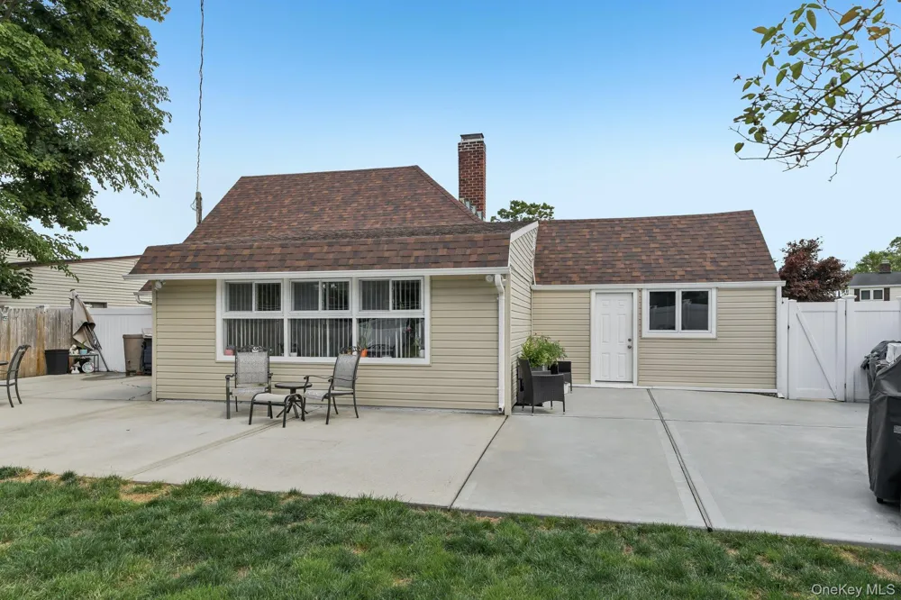 170 Tardy Lane S Wantagh, NY 11793
