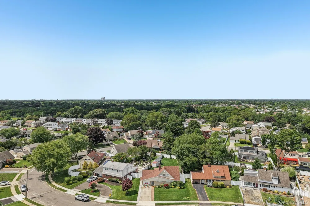 170 Tardy Lane S Wantagh, NY 11793