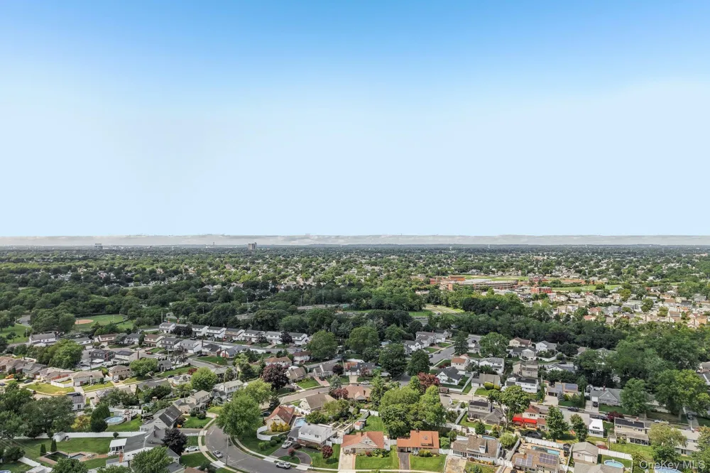 170 Tardy Lane S Wantagh, NY 11793
