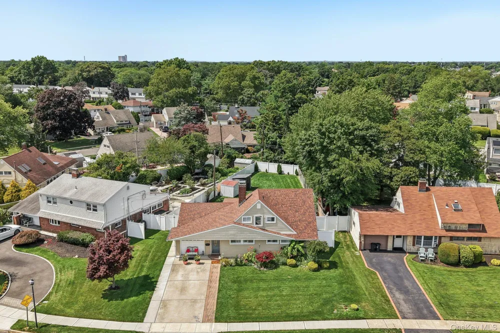 170 Tardy Lane S Wantagh, NY 11793