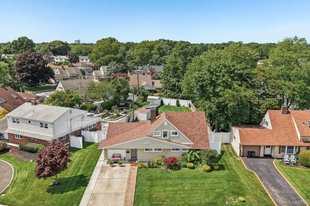 170 Tardy Lane S Wantagh, NY 11793