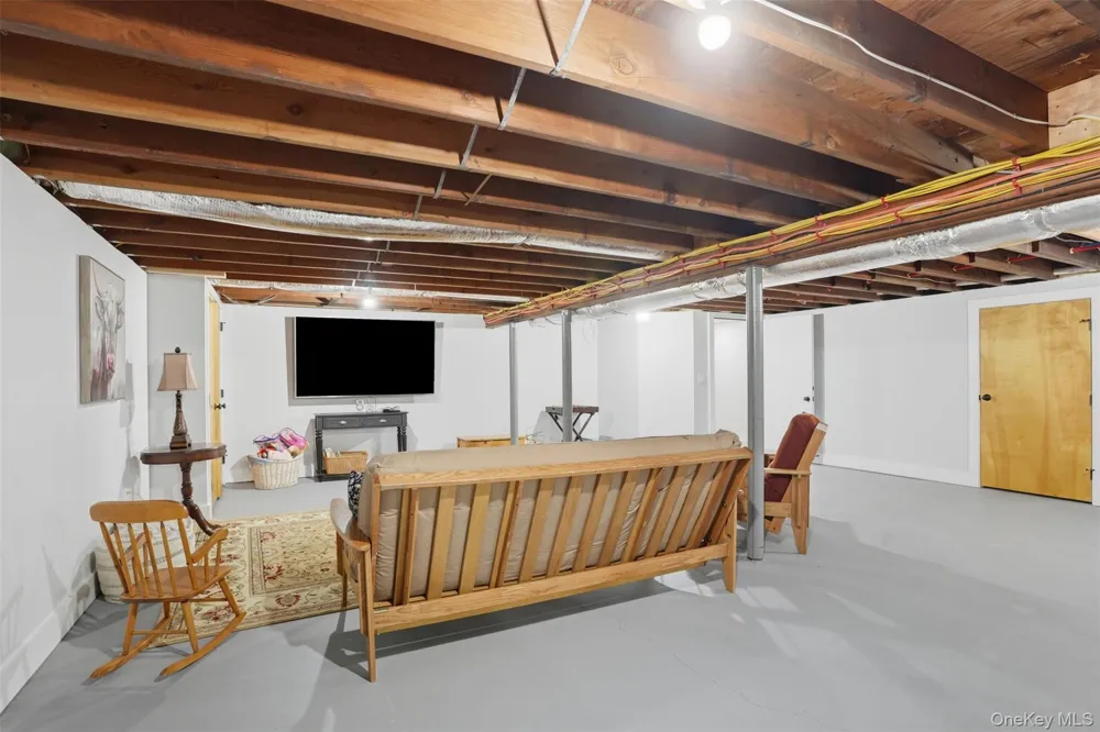 7 Cramer Road Rhinebeck, NY 12572