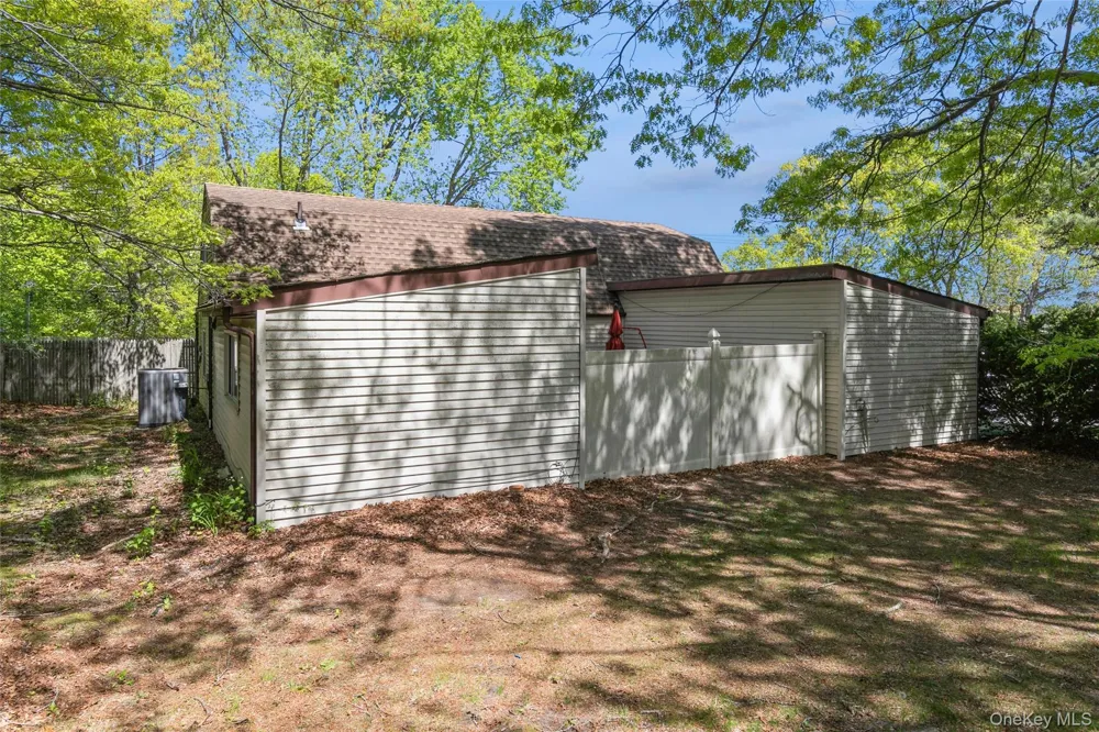 54 College Hills Drive Farmingville, NY 11738