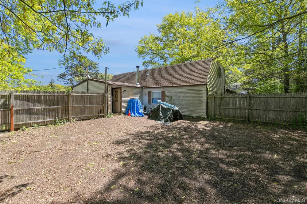 54 College Hills Drive Farmingville, NY 11738