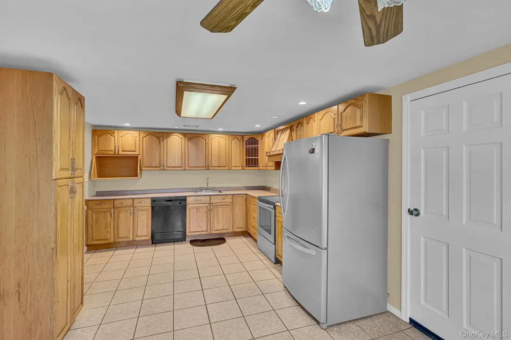 54 College Hills Drive Farmingville, NY 11738