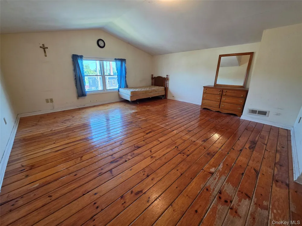 83 Green Street Hudson, NY 12534
