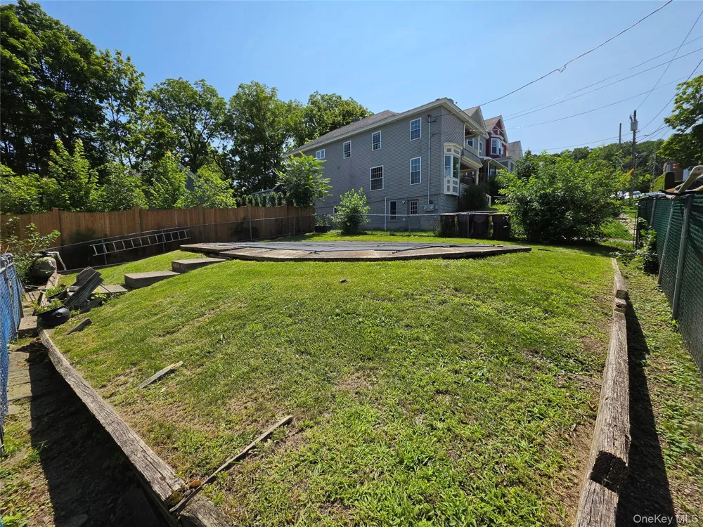83 Green Street Hudson, NY 12534