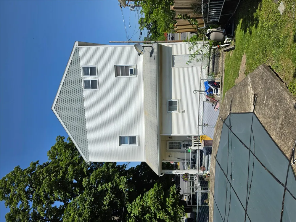 83 Green Street Hudson, NY 12534