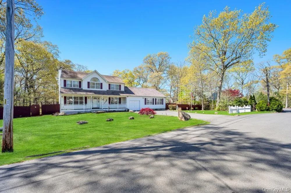 32 Prince Road Rocky Point, NY 11778