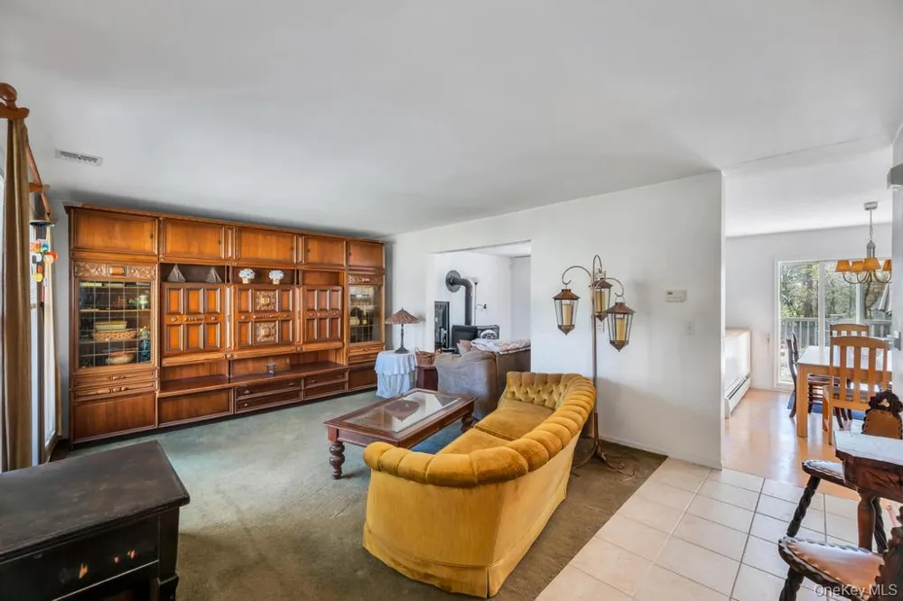 32 Prince Road Rocky Point, NY 11778