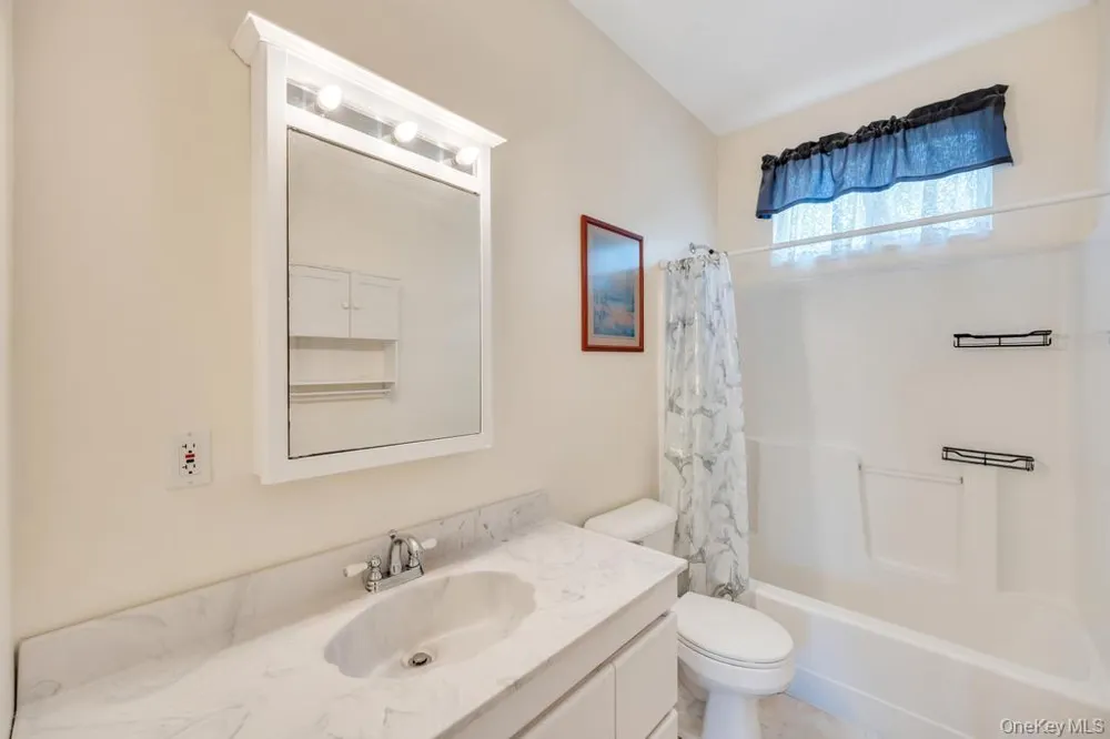 32 Prince Road Rocky Point, NY 11778