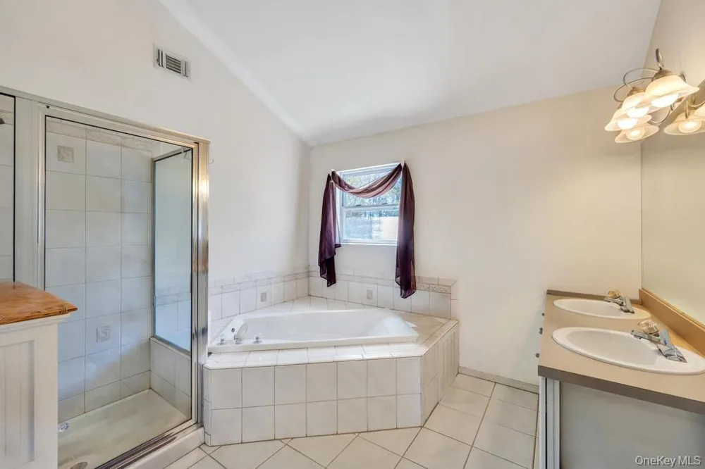 32 Prince Road Rocky Point, NY 11778