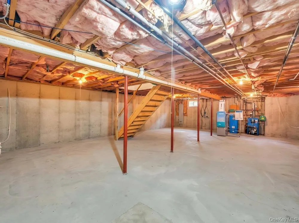 32 Prince Road Rocky Point, NY 11778