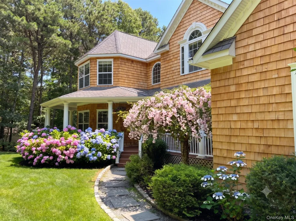 143 Malloy Drive East Quogue, NY 11942