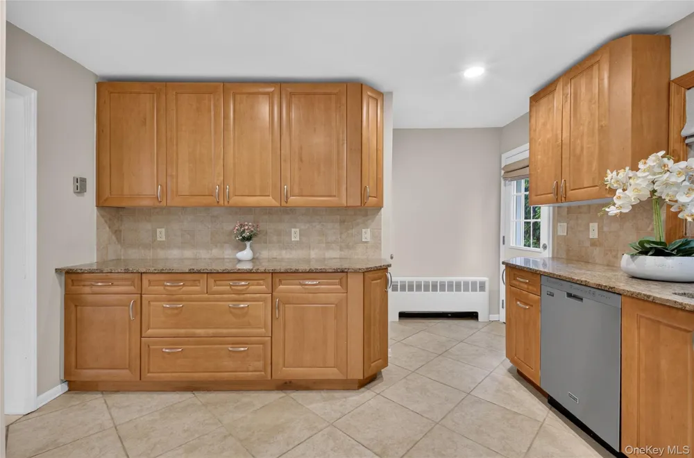 17 Maxwell Road Garden City, NY 11530
