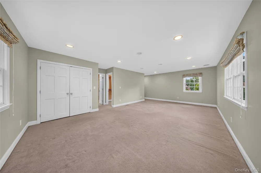 17 Maxwell Road Garden City, NY 11530